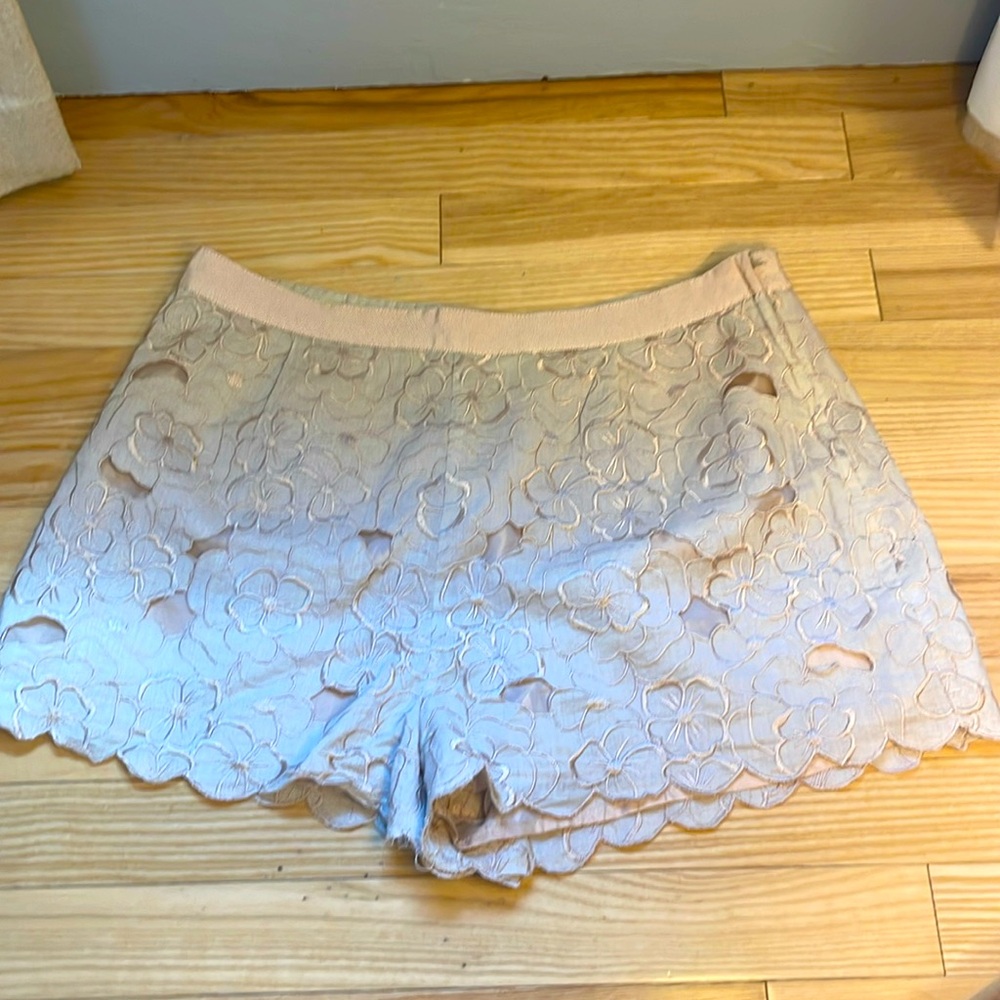 H&M nude floral appliqué shorts Size EU 40 or CA 10